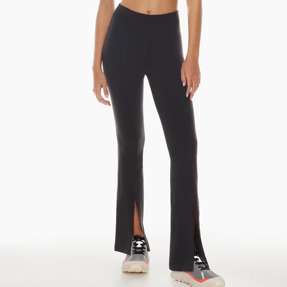 TNABUTTER SPLIT HI-RISE Yoga Pant